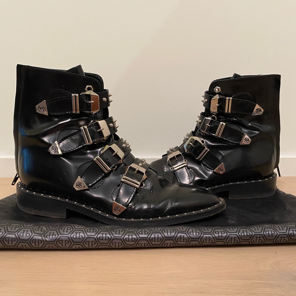 Phillip Plein Woman’s Blk Buckle Spike Booties 38